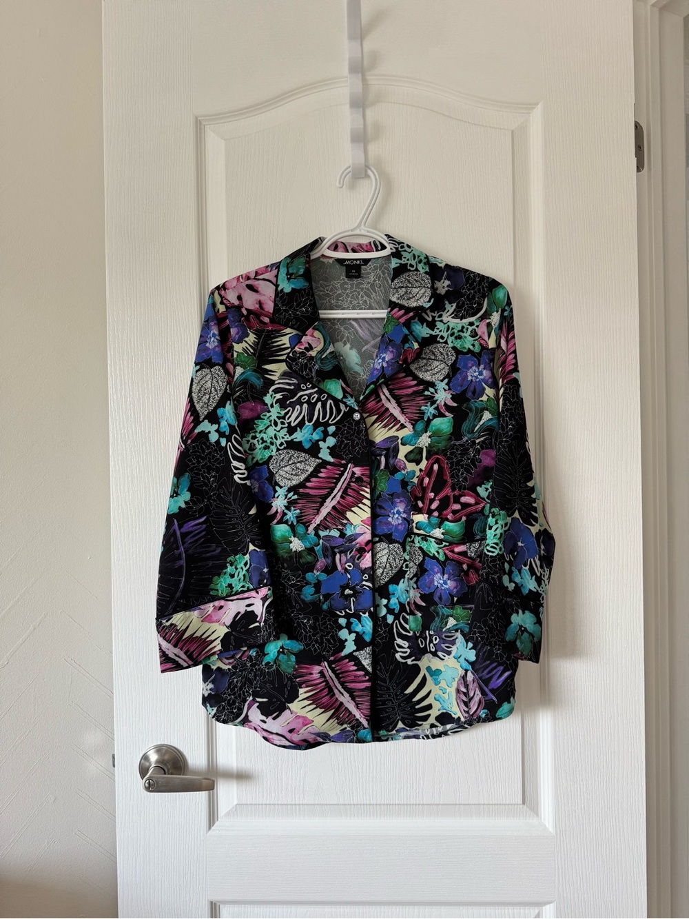 MONKI foliage collared top